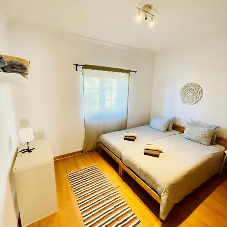 Hébergement de vacances House Near Ribeira With Garden, Terrace & Yoga